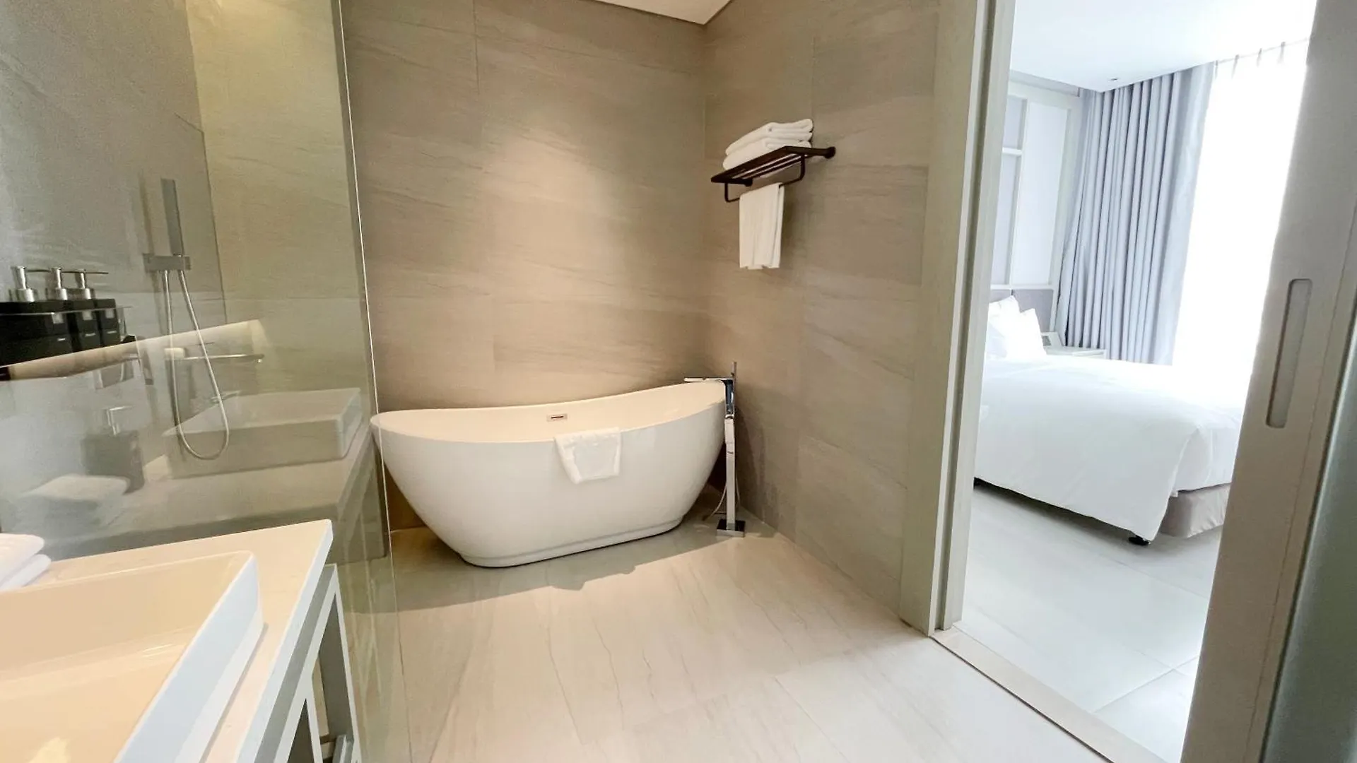 M City Hotel Saigon Ho Chi Minh City 4*,